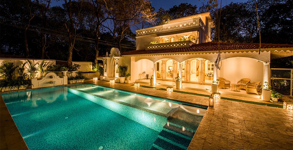 Villa Vivre - Villa at night
